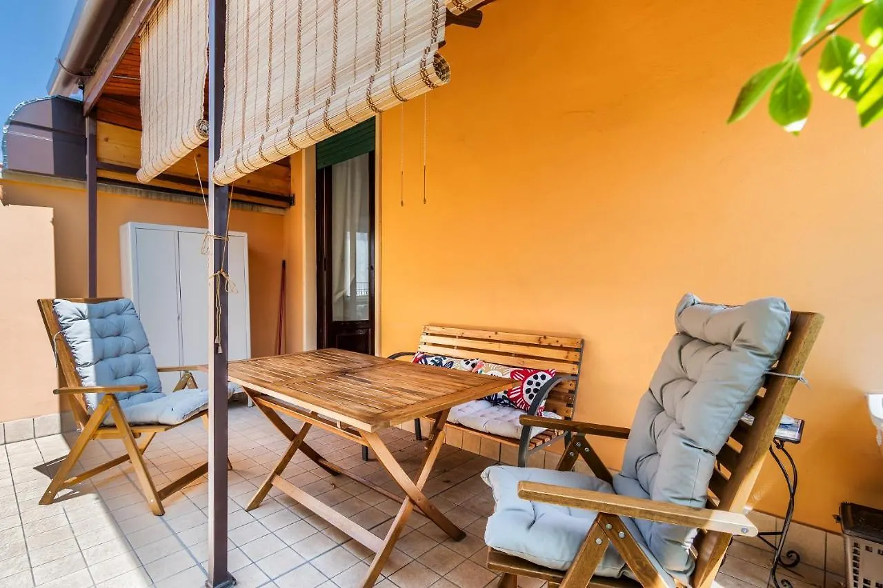 Ponte Seveso - Terrazza Su Milano Apartment 0*, Milan Italy